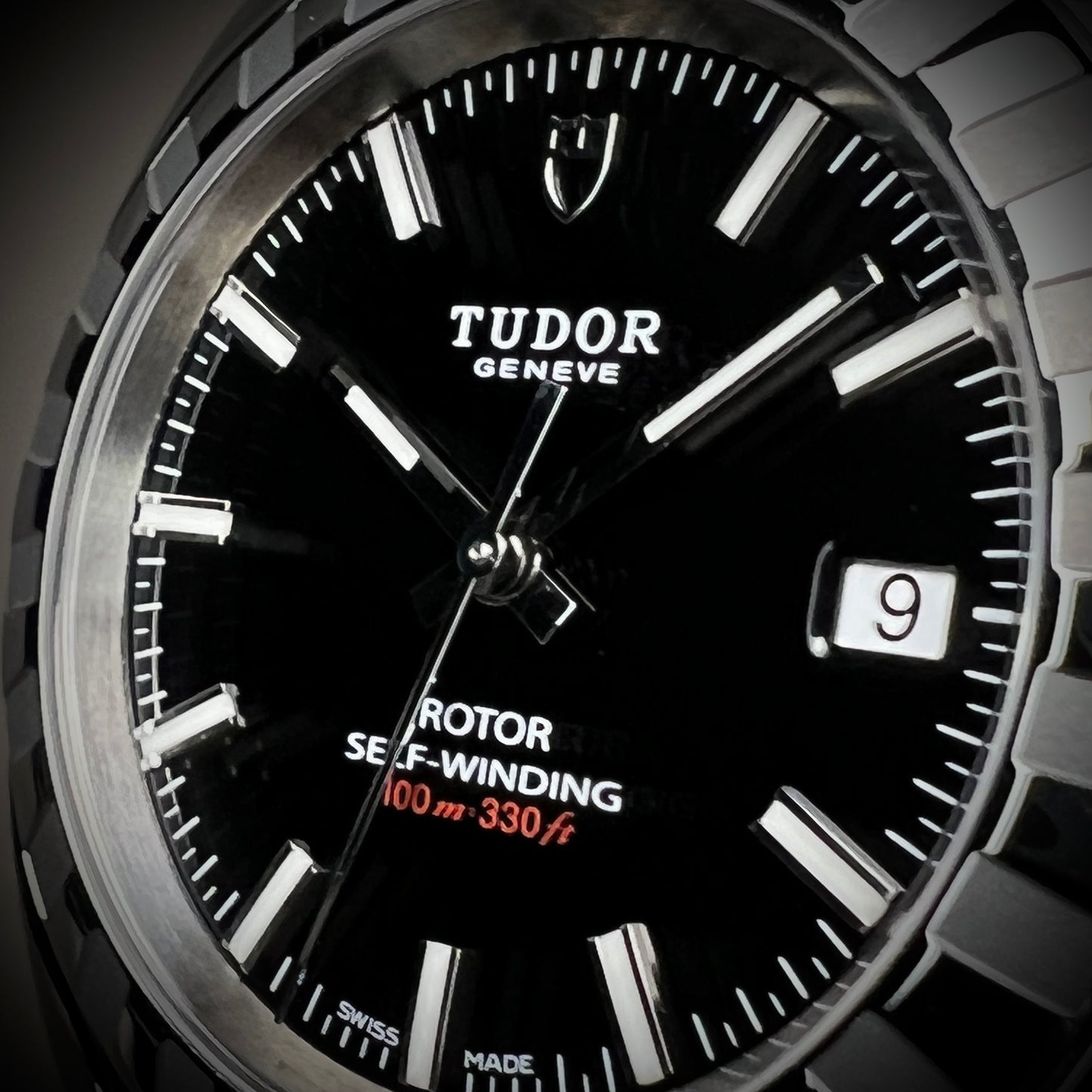 Tudor Classic Date 21010